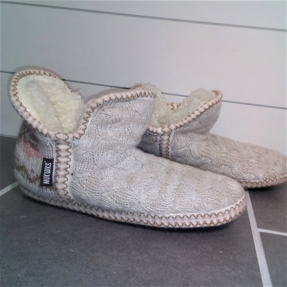Mukluks Hi Top Slippers Size Large 9/10 - Picture 6 of 8